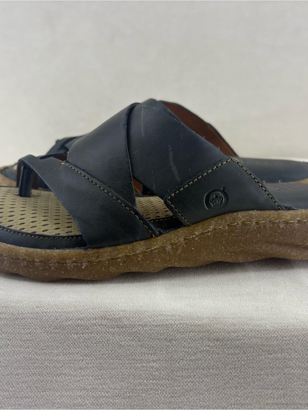Born Sorja Sport Black Leather Crossover Sandals size 6 NEW